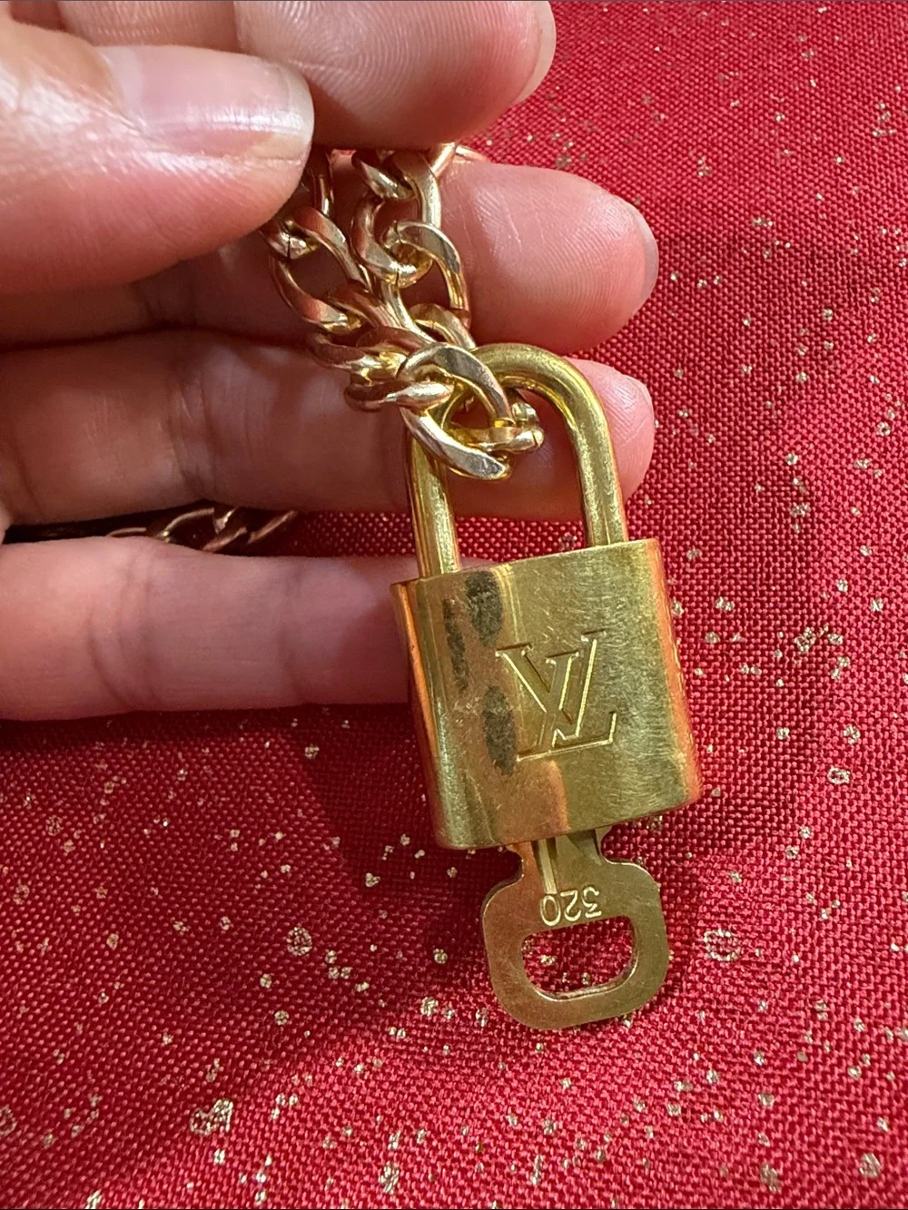 Louis Vuitton lock n key#320 with chain